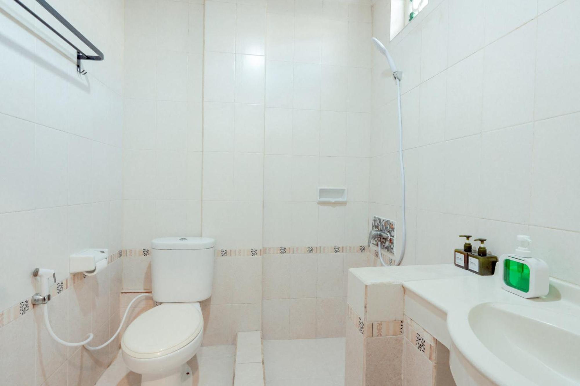 Urbanview Hotel Rasa Sayang Inn Tanjung Benoa Bali Kuta Selatan Экстерьер фото
